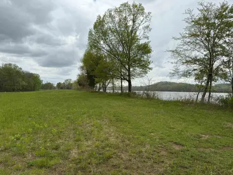 Waterfront Lots in Clifton, TN