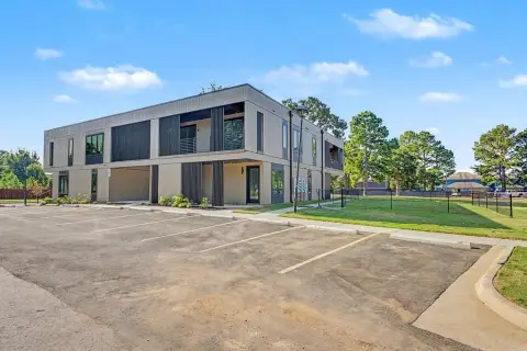 8-Unit Apartment Building