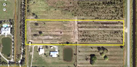 Expansive Land Parcel in Fort Pierce
