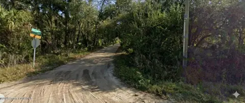 Secluded Acre in Canaveral Groves