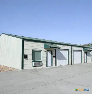 Well-Maintained 6-Unit Family Property