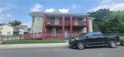 Updated 8-Bedroom Duplex
