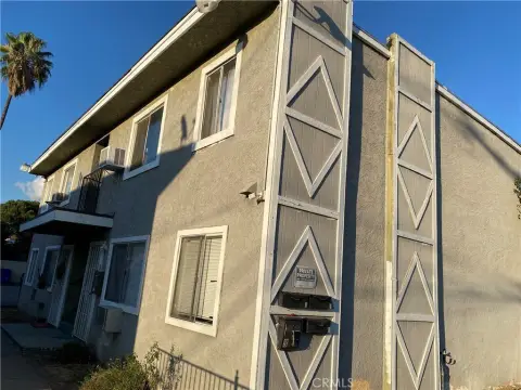 Ground-Level Apartment in Four-Unit Building