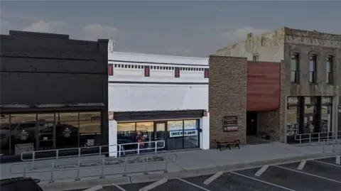 Income-Producing Commercial Asset in Whitesboro