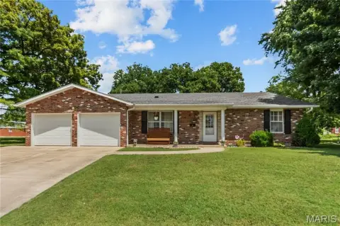 Millstadt Duplex: Investment Opportunity