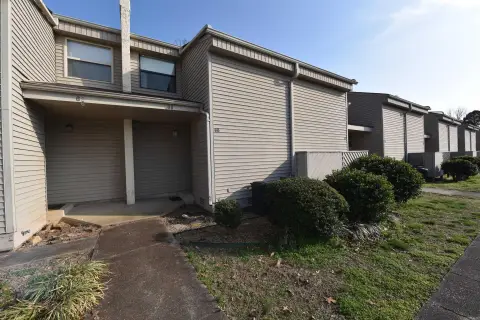 Furnished Townhome with Deck