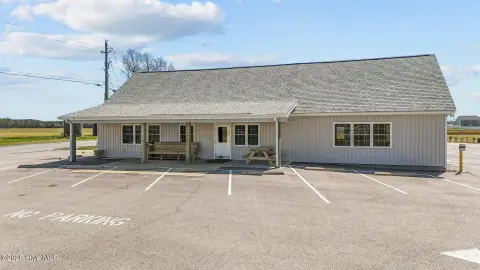 Updated Restaurant with Equipment