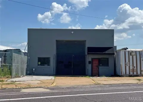 Truck Service Center For Sale