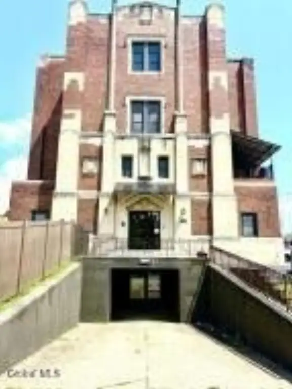Picture 4