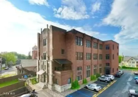 15-Unit Apartment Building