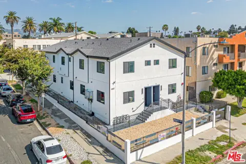 Four-Unit Single-Level Multifamily Property