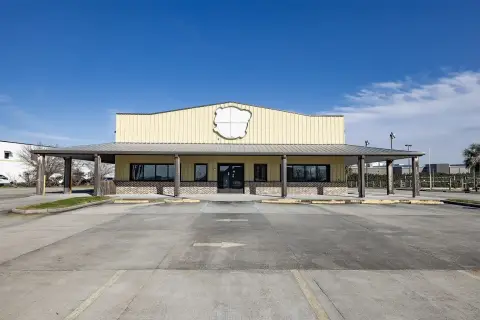 Houma Restaurant/Retail Opportunity