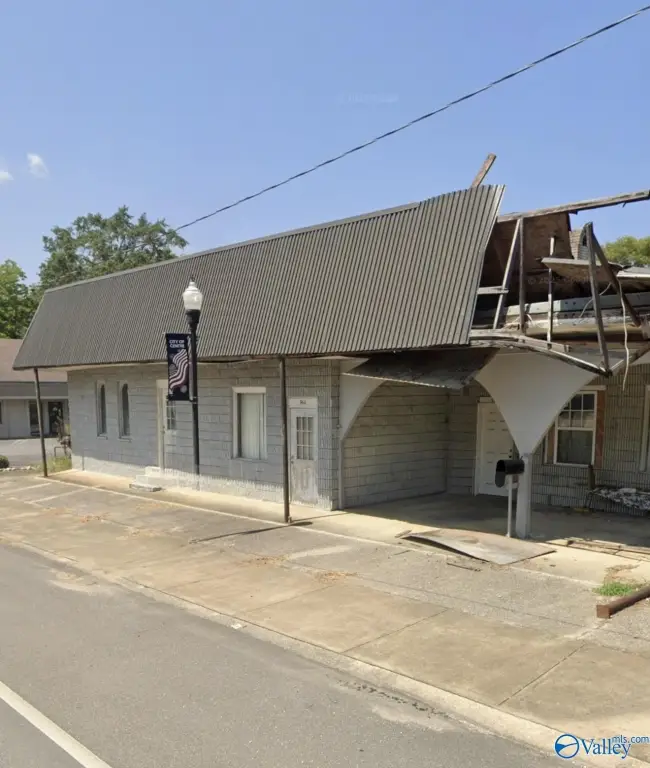 340 W Main St, Centre, AL 35960