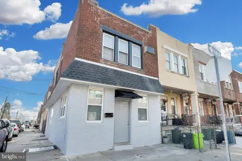 Philadelphia Duplex with Income Potential