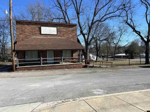 Flippin, AR Commercial Building