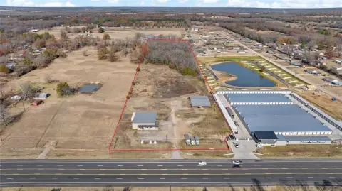 Highway Frontage Warehouse on 9 Acres