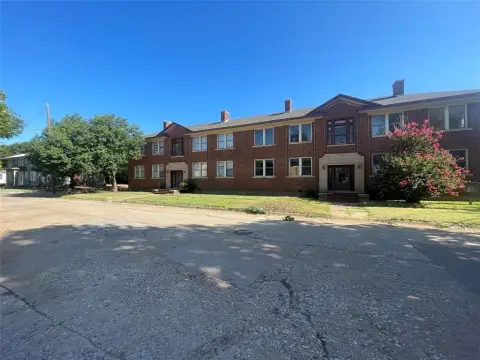 Nine-Unit Complex Near Hospital District