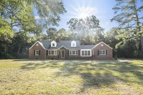 Versatile Property on 2 Acres