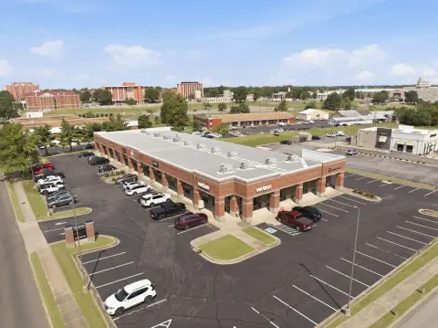 Retail Suite in Multi-Tenant Center