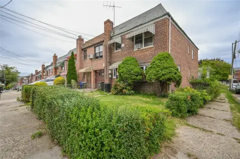 Maspeth Duplex with Private Entrances