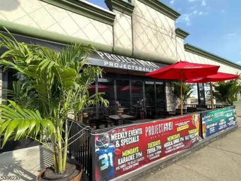 Thriving Sports Bar and Restaurant