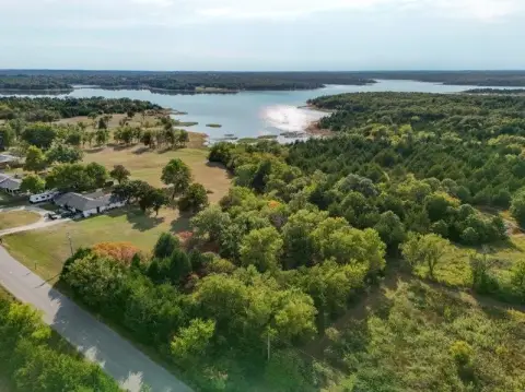 Lakefront Residential Lot in Shawnee