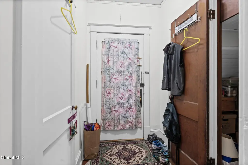 Picture 4