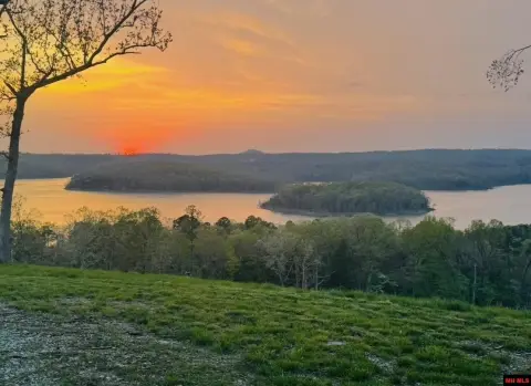 Lake View Lots in Elizabeth