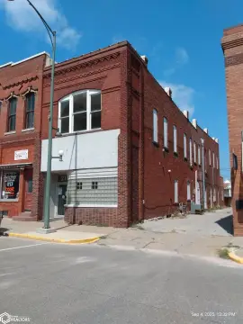 Oskaloosa Commercial Property For Sale
