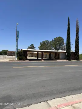 Corner-Lot Travel Motel Opportunity