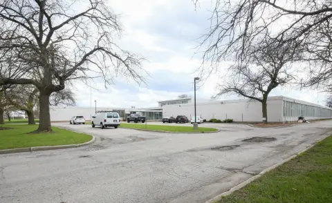 Versatile Commercial Building in Chicago Heights