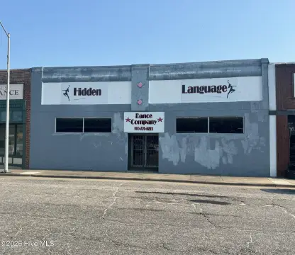 Storefront Building with Flexible Layout