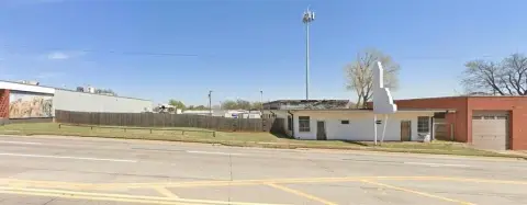 Chickasha Warehouse on High-Visibility Street