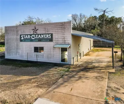 Hallettsville Commercial Property on Highway