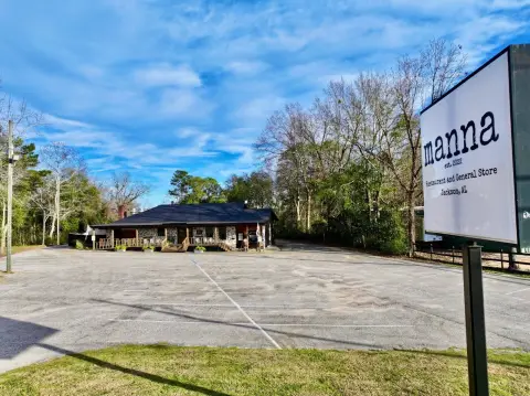 Restaurant with Equipped Commercial Kitchen