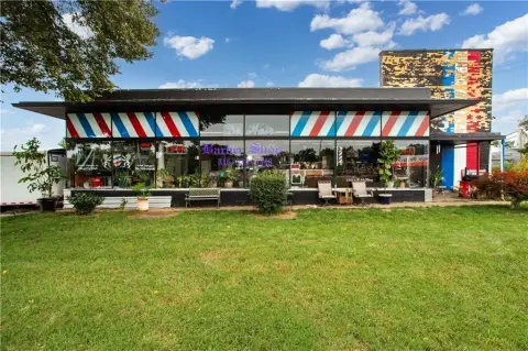 Highway-Facing Storefront Retail Property