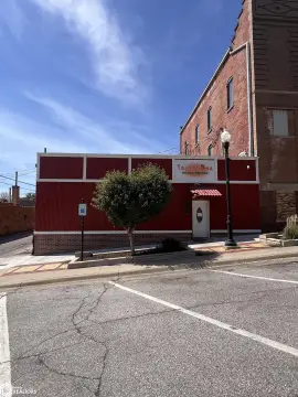 Two-Level Restaurant Building