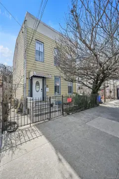 Brooklyn Duplex with Vacant Possession