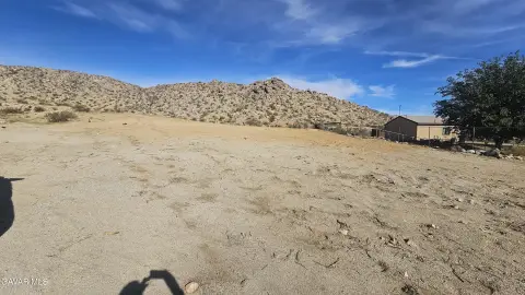 Land in Lake Los Angeles