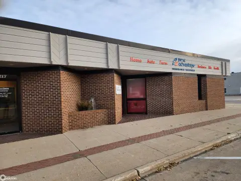 Algona Commercial Building For Sale