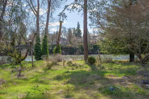 Rogue River Residential Land Parcel