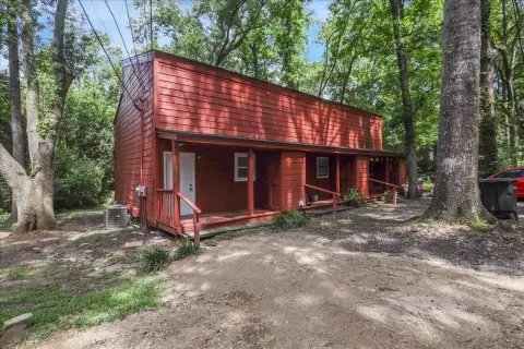 Spacious Triplex Near Universities