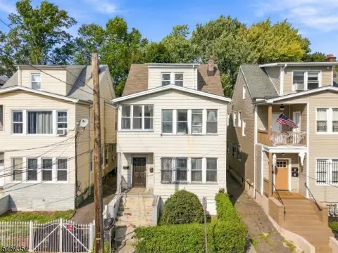 Duplex with Garage