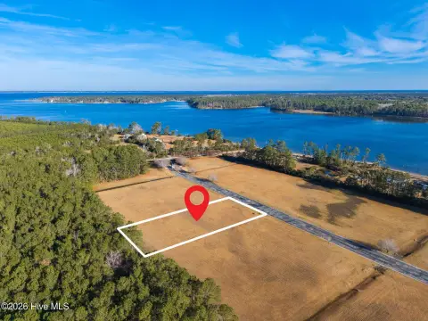Waterfront Community Homesite with Boat Slip