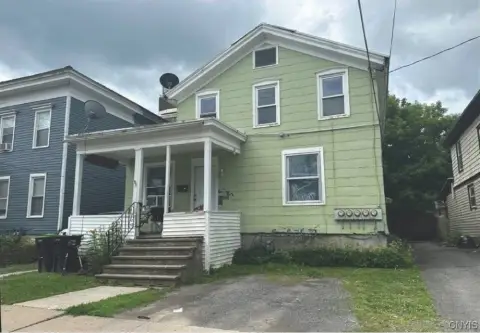 4-Unit Multifamily Building