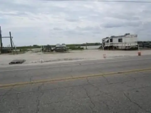 Sportsman's Paradise on Bayou Land
