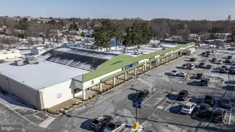 Fully Leased Retail Strip Center