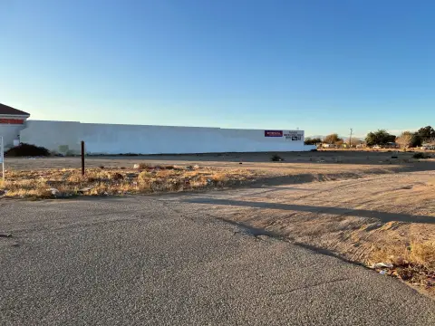 Palmdale Commercial Lot For Sale