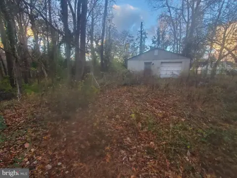 Land with Garage in Browns Mills