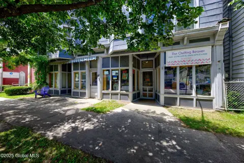 Mixed-Use Property in Historic Salem
